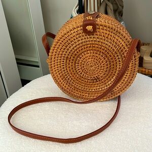Woven basket crossbody